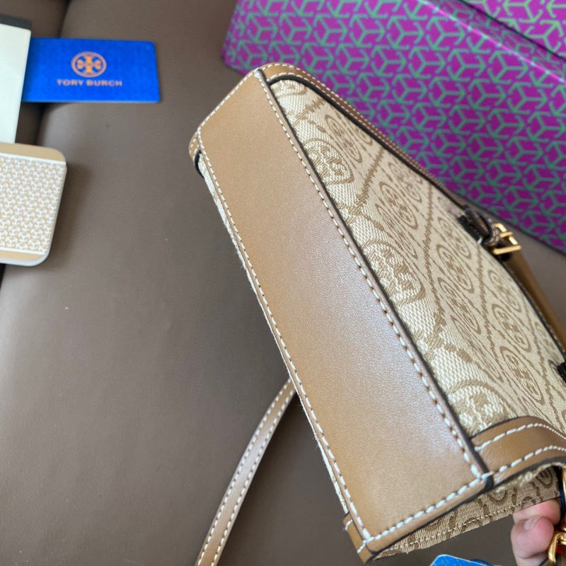 【即納】トリーバーチの人気モノグラムバケットバッグ