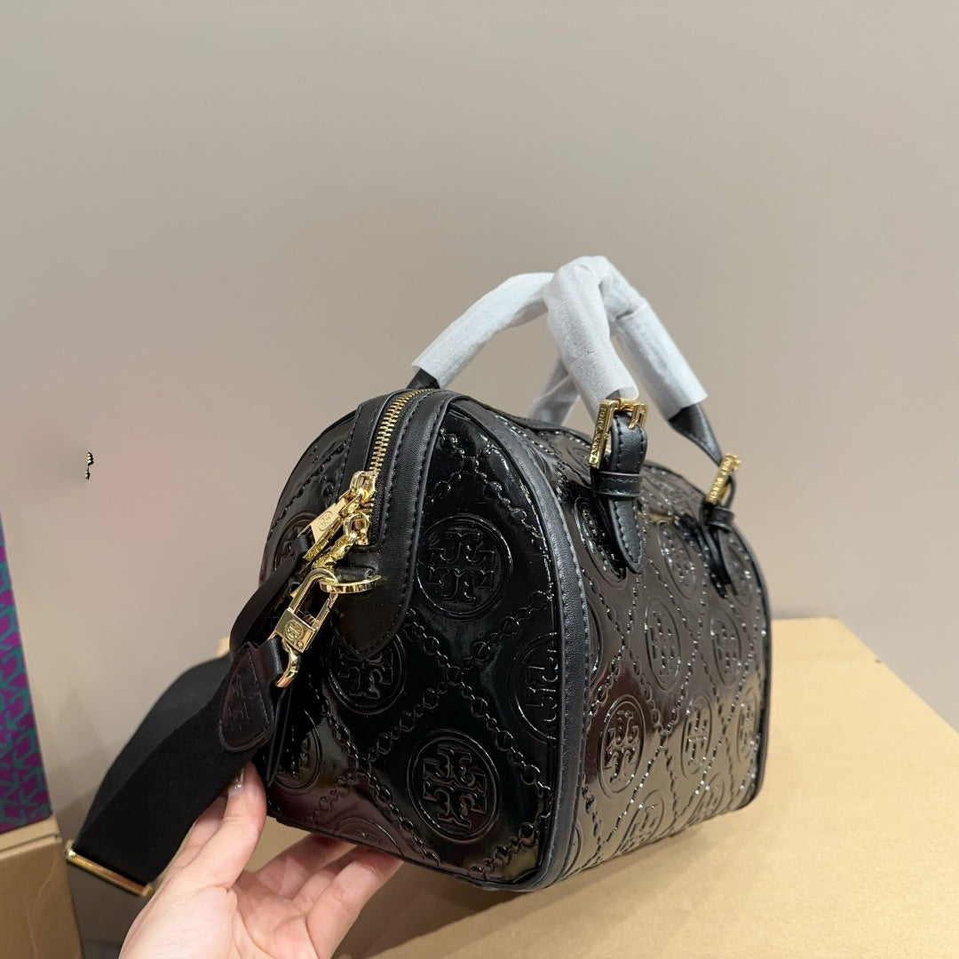 【送料0/国内即発】トリー バーチTモノグラムミニエンボスメタルシャイニーバケットバッグ