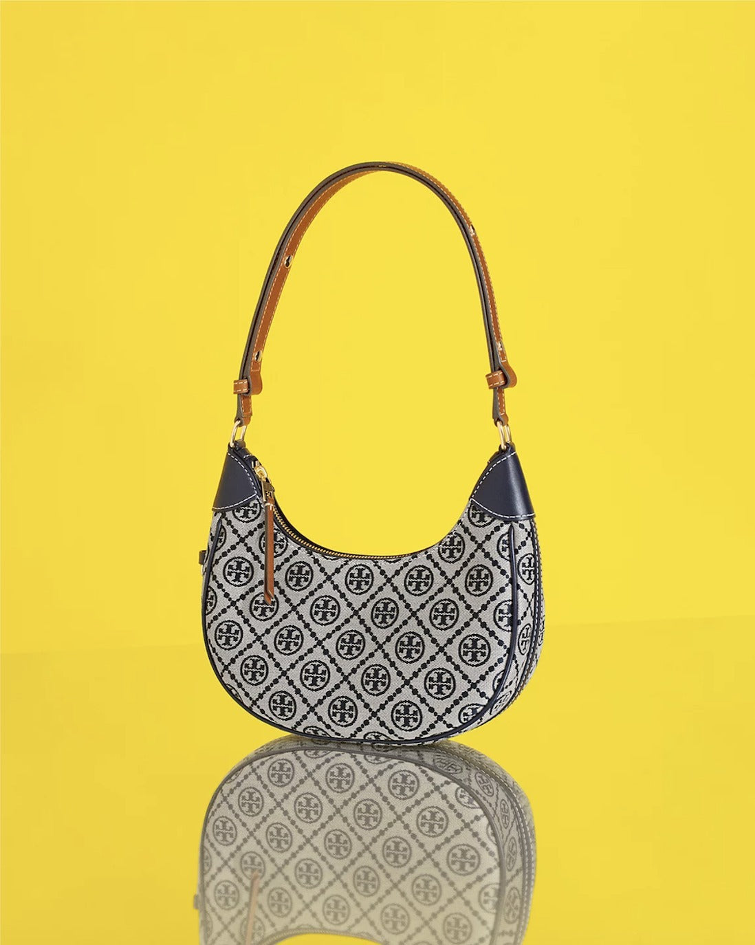 【激安祭り開催中】トリー・バーチ Tモノグラム ショルダーバッグ