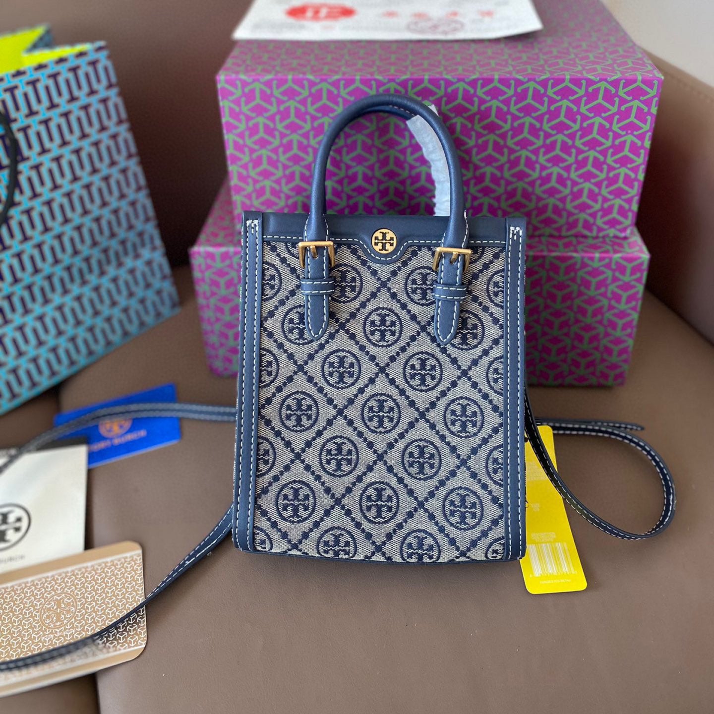 【即納】トリーバーチの人気モノグラムバケットバッグ