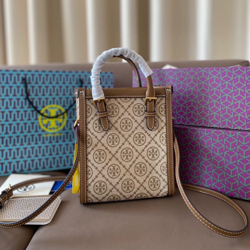 【即納】トリーバーチの人気モノグラムバケットバッグ