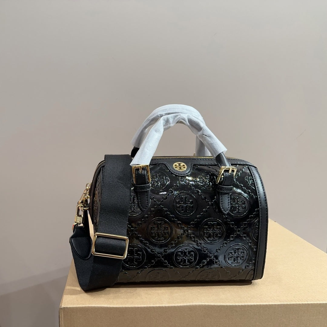 【送料0/国内即発】トリー バーチTモノグラムミニエンボスメタルシャイニーバケットバッグ