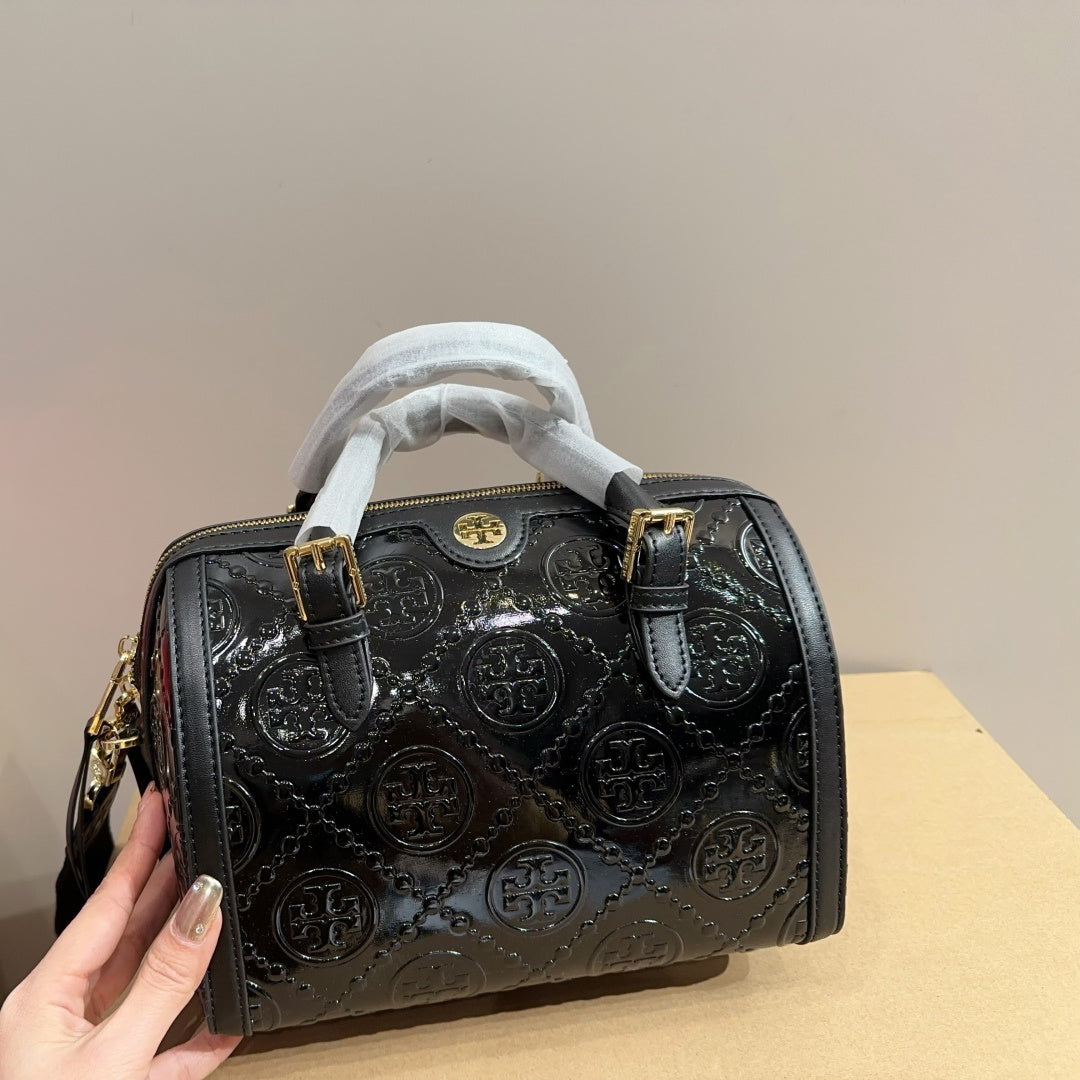 【送料0/国内即発】トリー バーチTモノグラムミニエンボスメタルシャイニーバケットバッグ